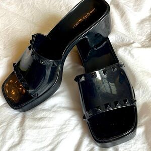 MADDEN GIRL Black Sandals  platform NWOT block heel, stud details 7.5 CUTE